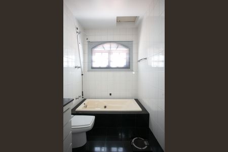 Casa para alugar com 299m², 3 quartos e 3 vagasBanheiro 2