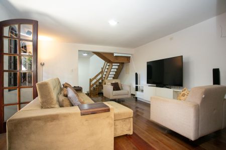 Casa para alugar com 299m², 3 quartos e 3 vagasSala