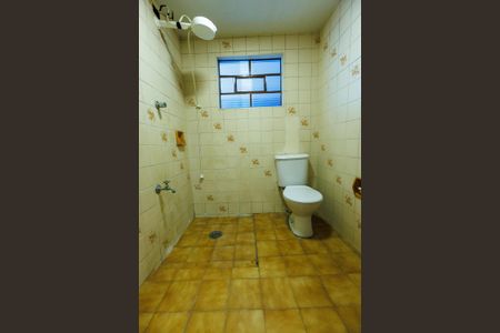 Casa para alugar com 120m², 2 quartos e 1 vaga Casa para alugar com 120m², 2 quartos e 1 vagaBanheiro Corredor