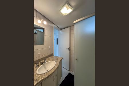 Banheiro de apartamento para alugar com 1 quarto, 38m² em Aclimação, São Paulo