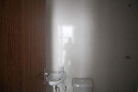 Casa para alugar com 48m², 2 quartos e sem vagaBanheiro