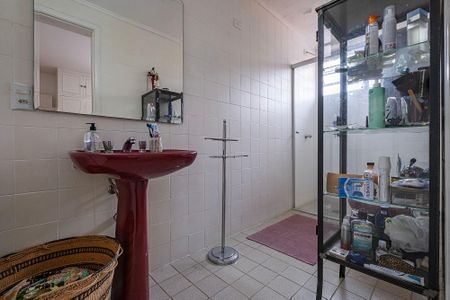Casa à venda com 168m², 3 quartos e 2 vagasSuíte 2