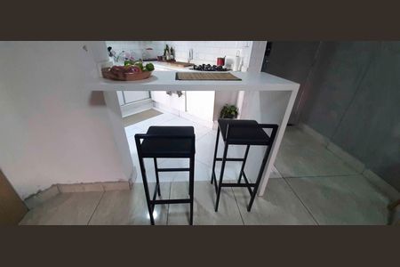 Cozinha de apartamento para alugar com 2 quartos, 55m² em Bandeiras, Osasco