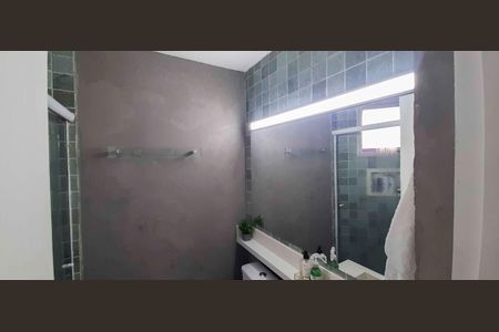 Banheiro de apartamento para alugar com 2 quartos, 55m² em Bandeiras, Osasco