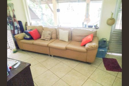 Casa à venda com 1008m², 2 quartos e 3 vagas Casa à venda com 1008m², 2 quartos e 3 vagasSala