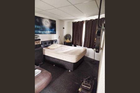 Casa à venda com 1008m², 2 quartos e 3 vagas Casa à venda com 1008m², 2 quartos e 3 vagasQuarto