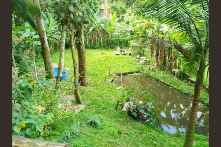 Casa à venda com 1008m², 2 quartos e 3 vagas Casa à venda com 1008m², 2 quartos e 3 vagasQuintal