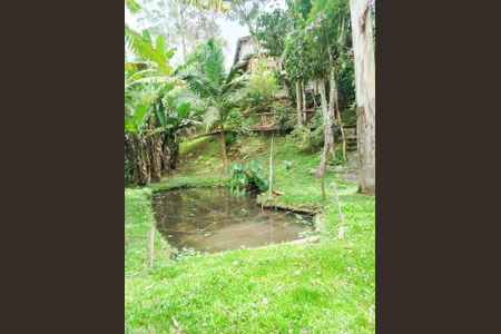 Casa à venda com 1008m², 2 quartos e 3 vagas Casa à venda com 1008m², 2 quartos e 3 vagasQuintal