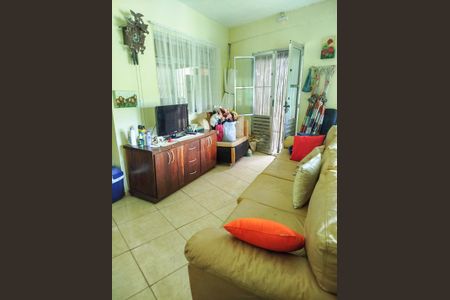 Casa à venda com 1008m², 2 quartos e 3 vagas Casa à venda com 1008m², 2 quartos e 3 vagasSala