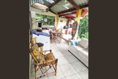 Casa à venda com 1008m², 2 quartos e 3 vagas Casa à venda com 1008m², 2 quartos e 3 vagasÁrea de Serviço