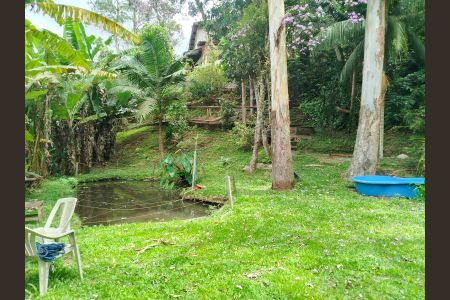 Casa à venda com 1008m², 2 quartos e 3 vagas Casa à venda com 1008m², 2 quartos e 3 vagasQuintal