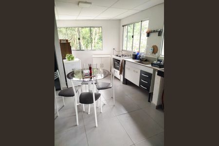 Casa à venda com 1008m², 2 quartos e 3 vagas Casa à venda com 1008m², 2 quartos e 3 vagasCozinha