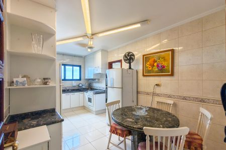 Apartamento para alugar com 115m², 2 quartos e 2 vagasCozinha 