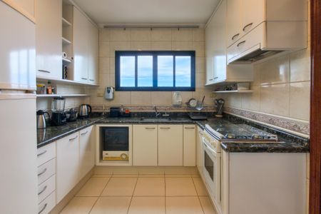 Apartamento para alugar com 115m², 2 quartos e 2 vagasCozinha 