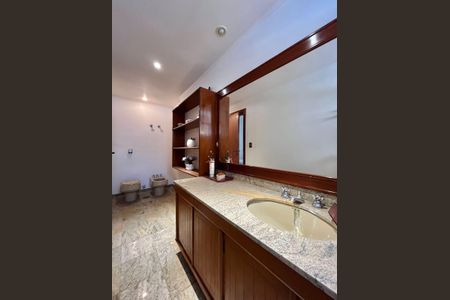 Apartamento à venda com 601m², 4 quartos e 4 vagasBanheiro da Suíte 3