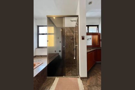 Apartamento à venda com 601m², 4 quartos e 4 vagasBanheiro da Suíte 4