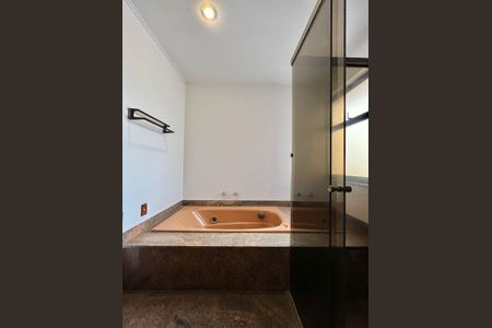 Apartamento à venda com 601m², 4 quartos e 4 vagasBanheiro da Suíte 4