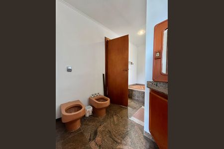 Apartamento à venda com 601m², 4 quartos e 4 vagasBanheiro da Suíte 4