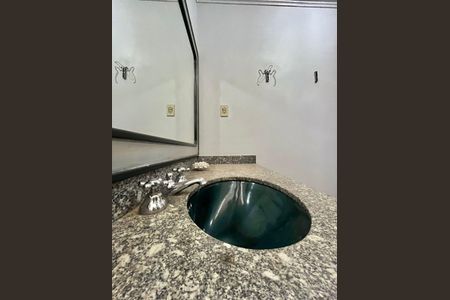 Apartamento à venda com 601m², 4 quartos e 4 vagasBanheiro da Suíte 1