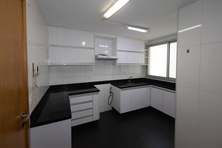 Apartamento para alugar com 104m², 3 quartos e 2 vagasCozinha