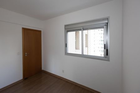 Apartamento para alugar com 104m², 3 quartos e 2 vagasQuarto 2