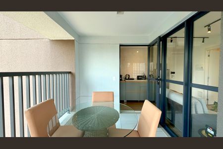 Varanda de kitnet/studio para alugar com 1 quarto, 42m² em Pinheiros, São Paulo