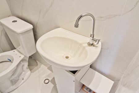 Apartamento para alugar com 27m², 2 quartos e sem vaga Apartamento para alugar com 27m², 2 quartos e sem vagaBanheiro