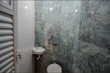 Apartamento à venda com 60m², 2 quartos e sem vagaBanheiro de Serviço