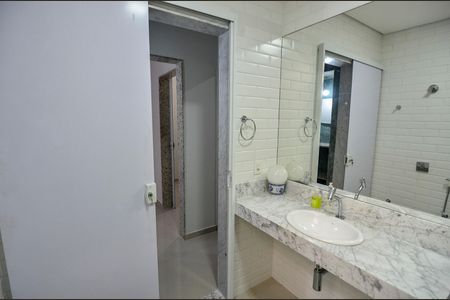 Apartamento à venda com 60m², 2 quartos e sem vagaBanheiro