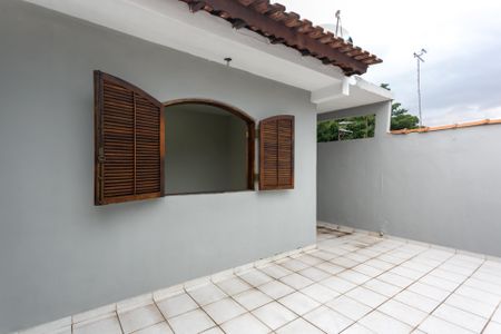 Casa para alugar com 250m², 3 quartos e 2 vagasÁrea Externa 