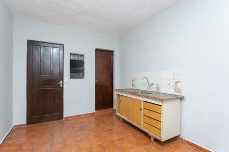 Casa para alugar com 250m², 3 quartos e 2 vagasCozinha da edícula 