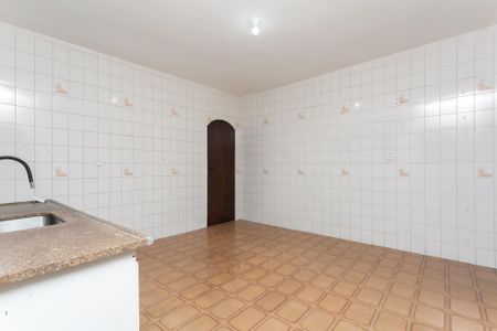 Casa para alugar com 250m², 3 quartos e 2 vagasCozinha 