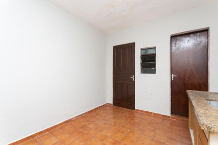 Casa para alugar com 250m², 3 quartos e 2 vagasCozinha da edícula 