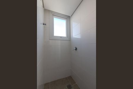 Banheiro de kitnet/studio à venda com 1 quarto, 34m² em Centro Histórico, Porto Alegre