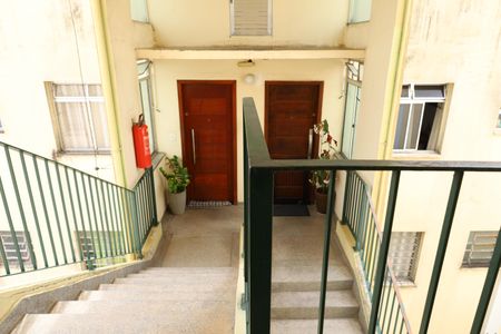 Apartamento para alugar com 55m², 2 quartos e 1 vagaÁrea comum - Saguão do andar