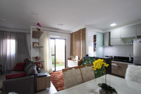 Apartamento para alugar com 62m², 2 quartos e 1 vagaSala 