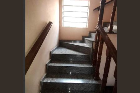 Escada de casa à venda com 6 quartos, 250m² em Bela Vista, Osasco