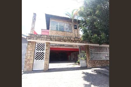 Casa à venda com 250m², 6 quartos e 6 vagasFachada