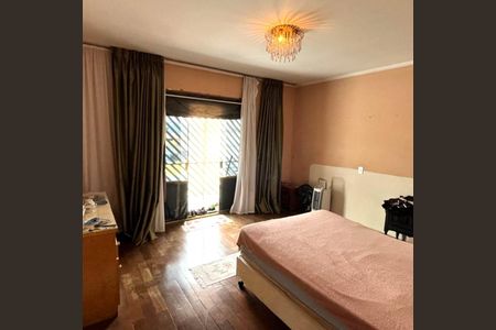Casa à venda com 250m², 6 quartos e 6 vagasQuarto