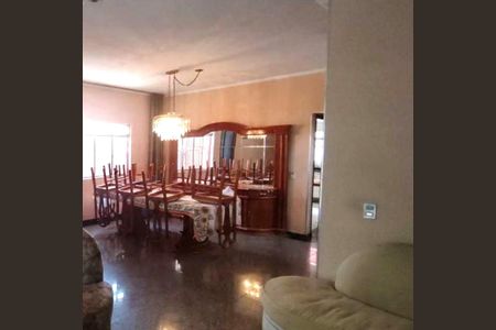 Casa à venda com 250m², 6 quartos e 6 vagasCozinha