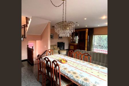 Casa à venda com 250m², 6 quartos e 6 vagasCozinha