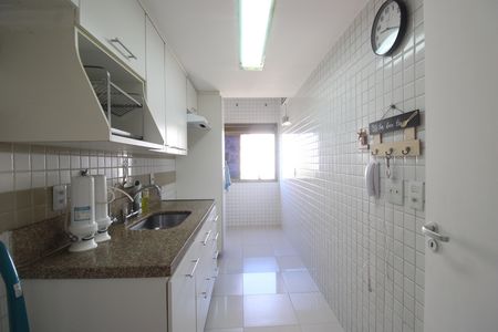 Apartamento à venda com 77m², 2 quartos e 1 vagaCozinha