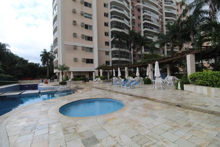 Apartamento à venda com 77m², 2 quartos e 1 vagaÁrea comum - Piscina