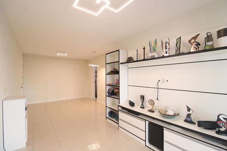 Apartamento à venda com 77m², 2 quartos e 1 vagaSala