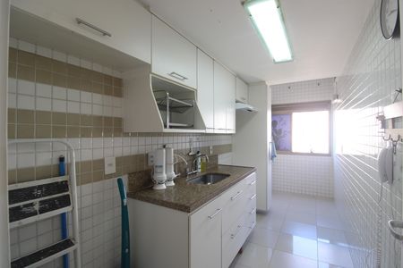 Apartamento à venda com 77m², 2 quartos e 1 vagaCozinha