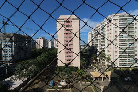 Apartamento à venda com 77m², 2 quartos e 1 vagaÁrea de serviço - Vista