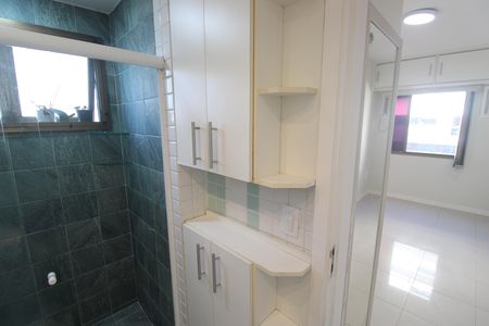 Apartamento à venda com 77m², 2 quartos e 1 vagaBanheiro da suíte
