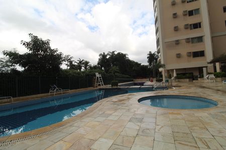 Apartamento à venda com 77m², 2 quartos e 1 vagaÁrea comum - Piscina