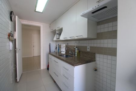 Apartamento à venda com 77m², 2 quartos e 1 vagaCozinha