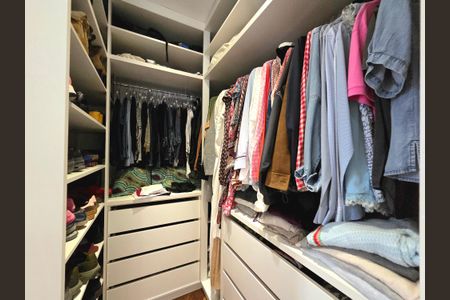 Apartamento à venda com 129m², 2 quartos e 2 vagasCloset da suíte